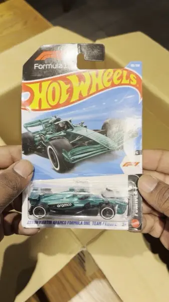 Hot Wheels Aston Martin Aramco Formula One Team, Formula 1 1:64 diecast