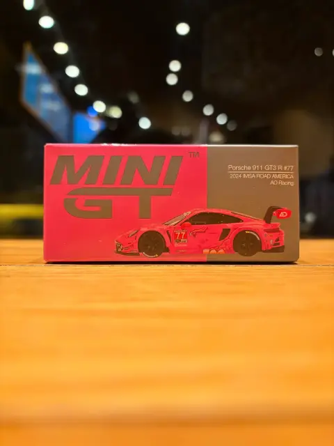Mini GT Porsche 911 GT3 R # 77 Roxy 1:64 diecast