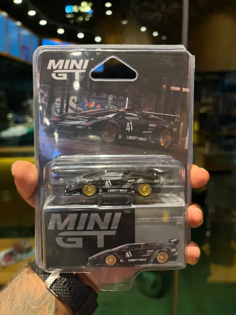 Mini GT Lamborghini Countach LB-Works 1:64 diecast