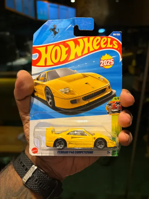 Ferrari F40 Competizione - Yellow