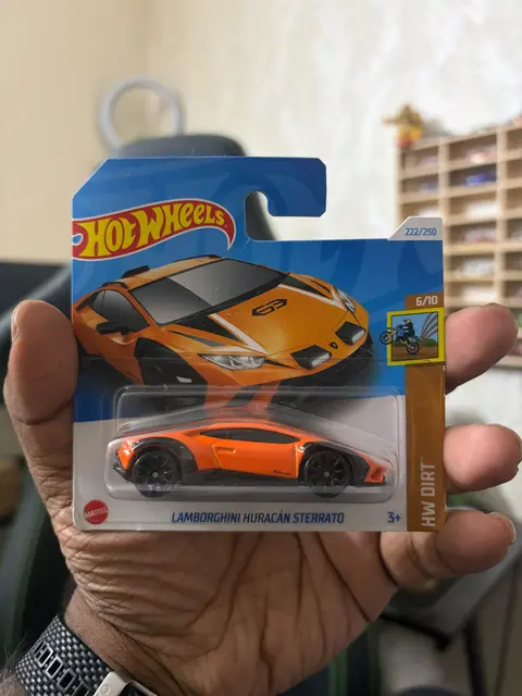 Hot Wheels Lamborghini Huracan Sterrato 1:64 diecast