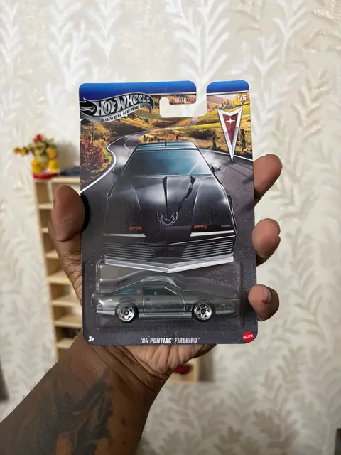 Hot Wheels ‘84 Pontiac Firebird 1:64 diecast