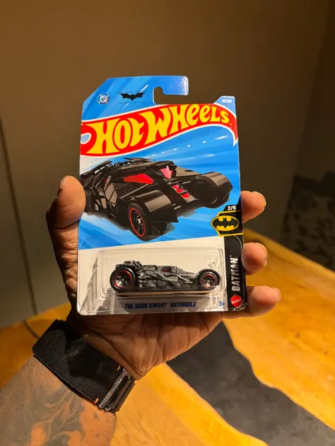 Hot Wheels The Dark Knight Batmobile 1:64 diecast