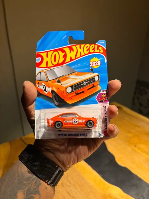 Hot Wheels 1972 Datsun Sunny Coupe 1:64 diecast