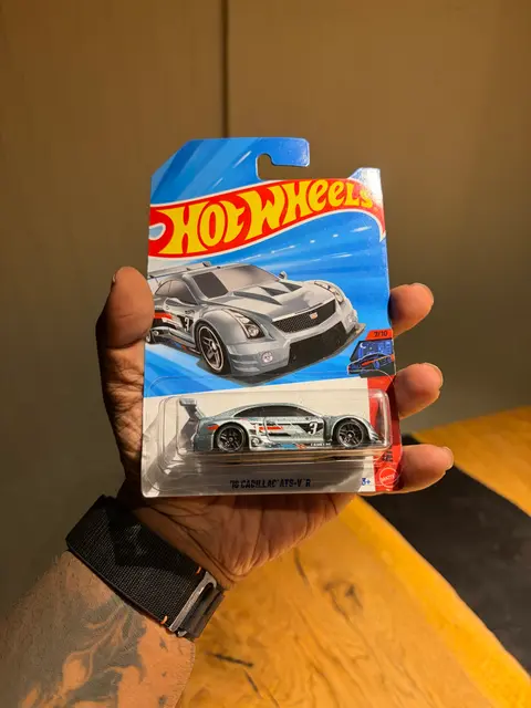 Hot Wheels ‘16 Cadillac ATS-V R 1:64 diecast